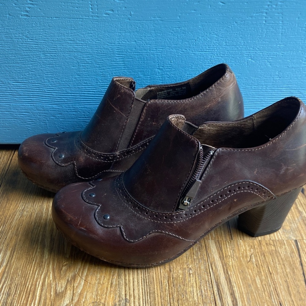 Women's Dark Brown Leather Heeled Slip-On Shoes